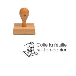 Tampon enseignant colle la feuille sur ton cahier n°260