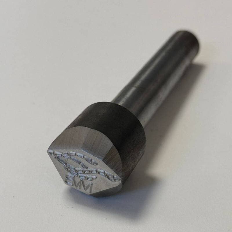 Poinçon acier (logo)