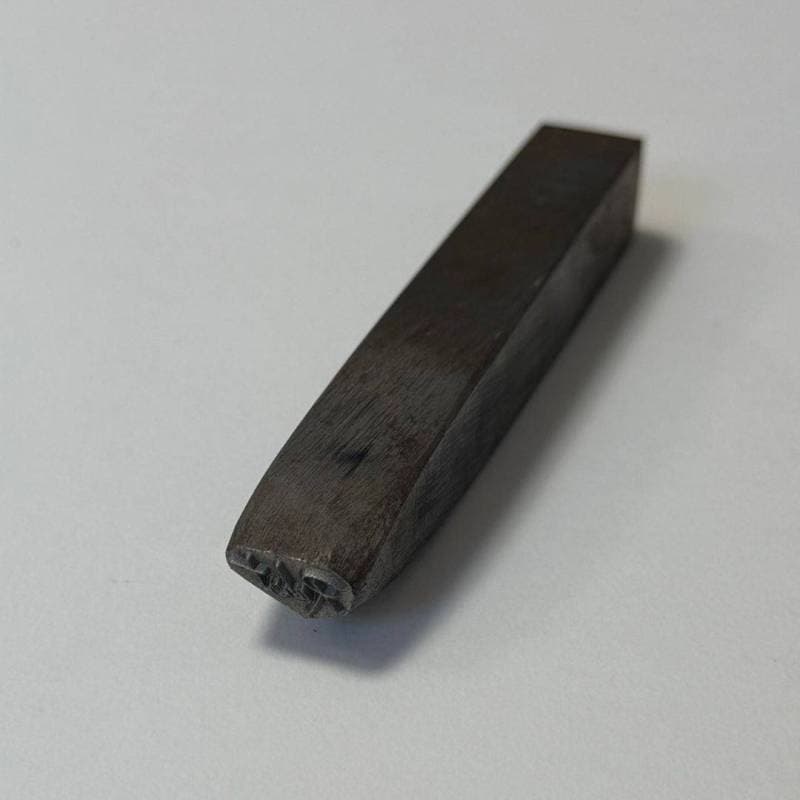 Poinçon acier (texte)